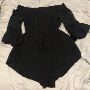 Off shoulders romper